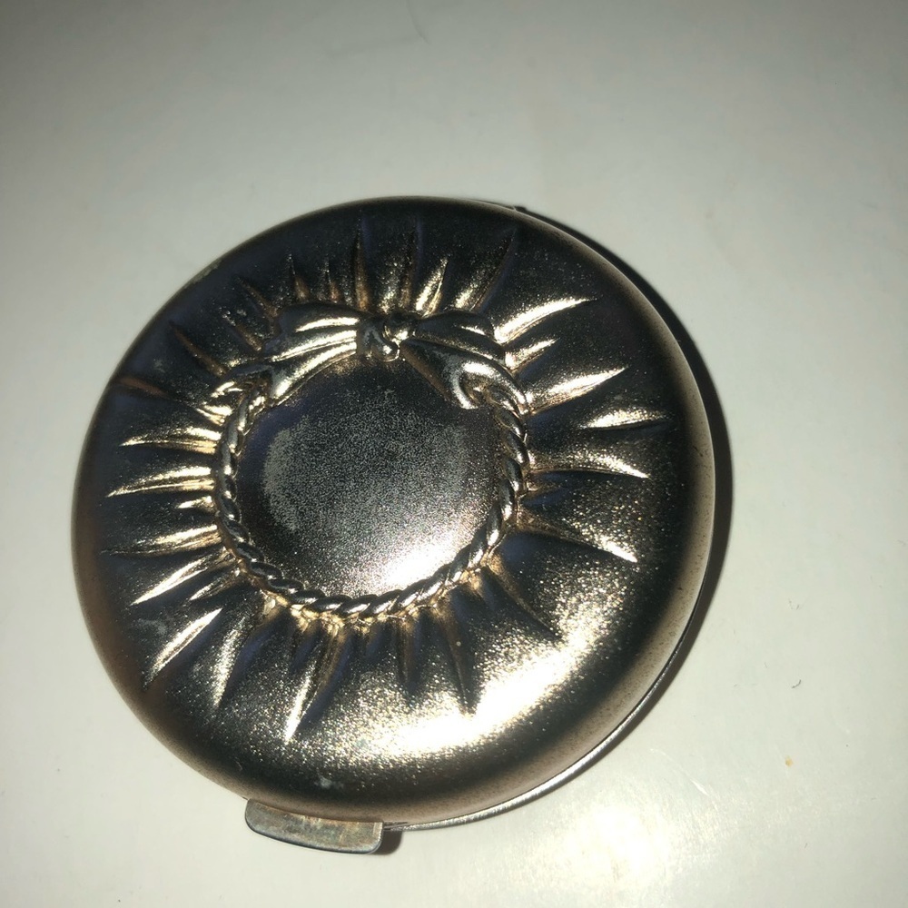 Gold Sunburst Rhinestone Compact - Picture 2 of 6
